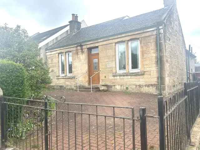 3 Bedroom Detached House For Sale - Modernisation Required