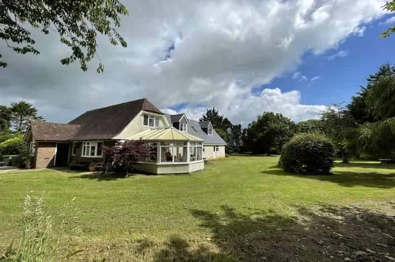 7 Bedroom Detached House with Equestrian Facilities