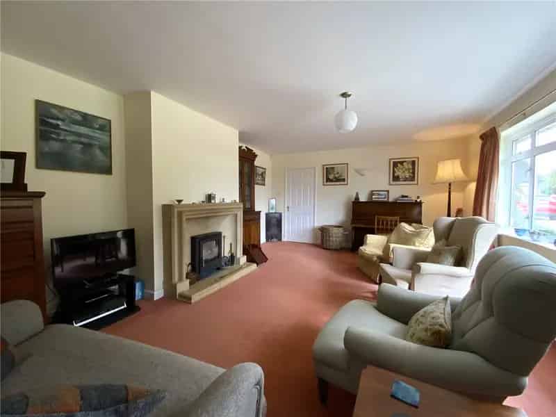 4 Bedroom Detached House in Woodborough