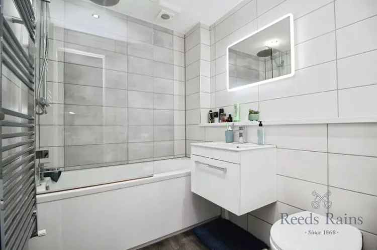 3 Bedroom Waterfront Apartment for Sale Liverpool L3