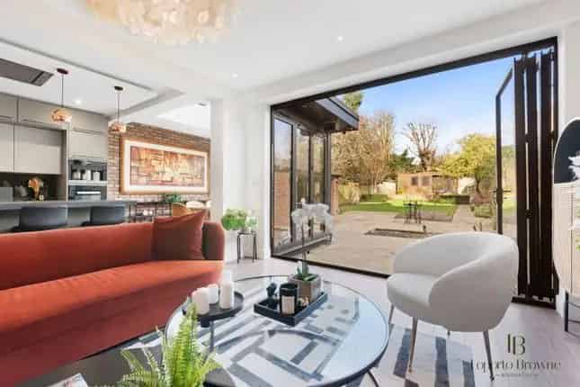 5-Bedroom House for Sale in Lyndale Avenue NW2