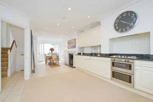3 Bedroom House for Sale in Chelsea Knightsbridge