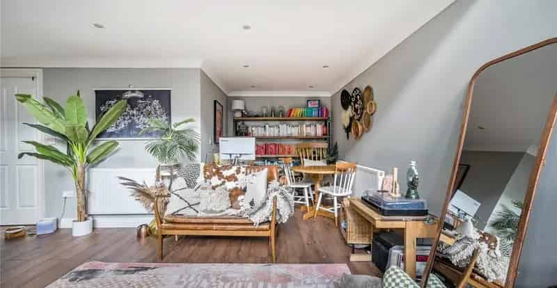 2 bedroom property for sale