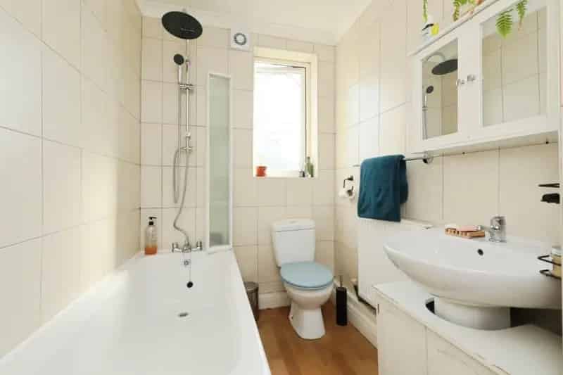 3 bed house for sale