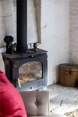 Grade II Listed Cottage in Cuckfield - 3 Bedrooms - Courtyard Garden