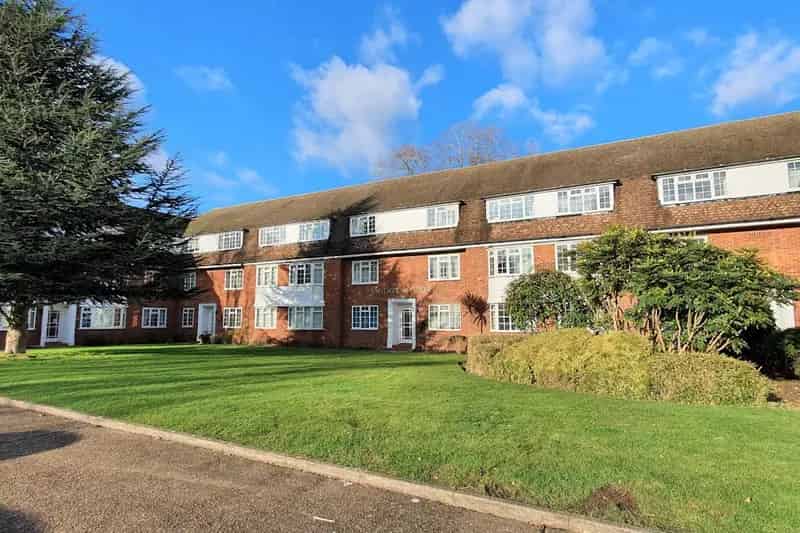 2-Bedroom Flat To Let - Sought-After Location