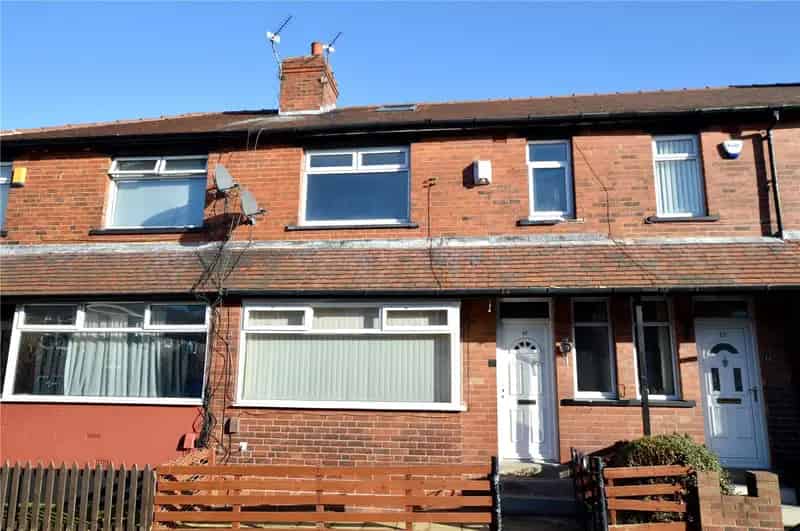 Two Double Bedroom Terrace House Near Commuter Links