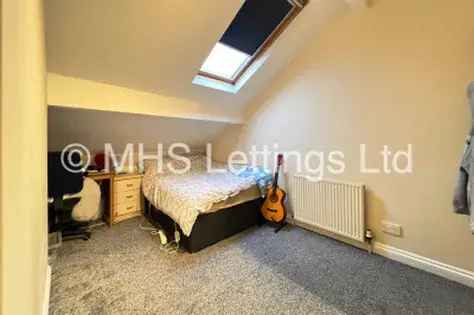 2 Room 41m² Leeds Flat Full Time Students Bills Inclusive