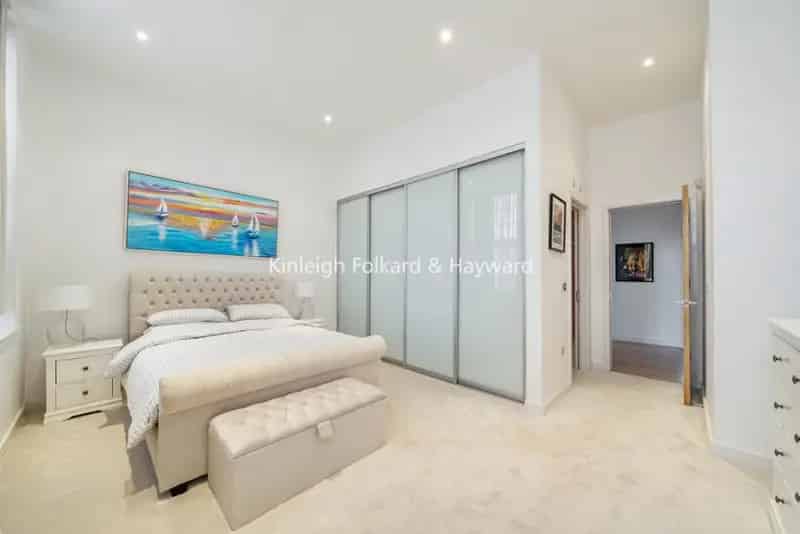 Stunning 2 Double Bedroom Apartment near Wimbledon
