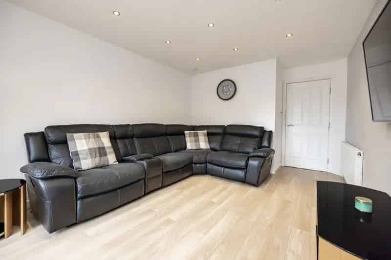 2-Bedroom Apartment Near Aberdeen City Centre and University