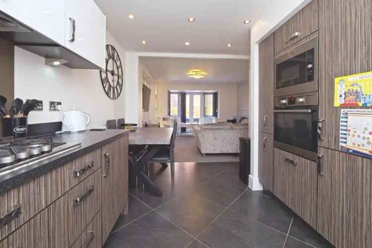 Well Maintained 3 Bedroom House with En-Suite