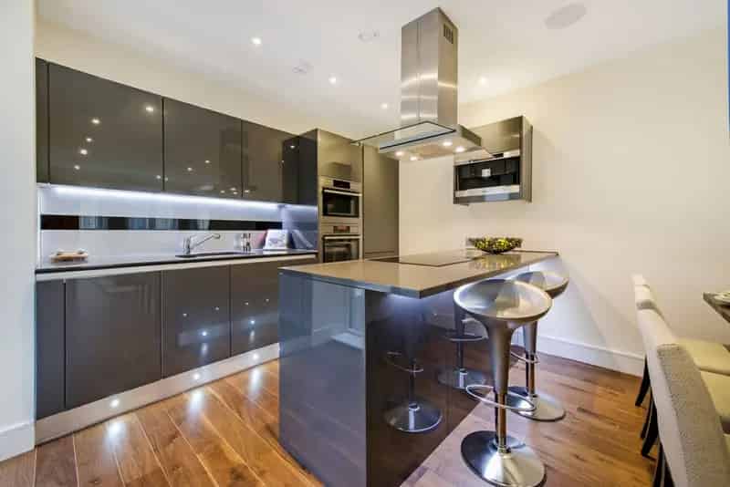 2 Bedroom House Chelsea SW10 Underground Parking Roof Terrace