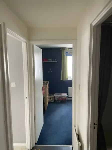 2 Bedroom Flat near Battersea Bridge with Garden Parking