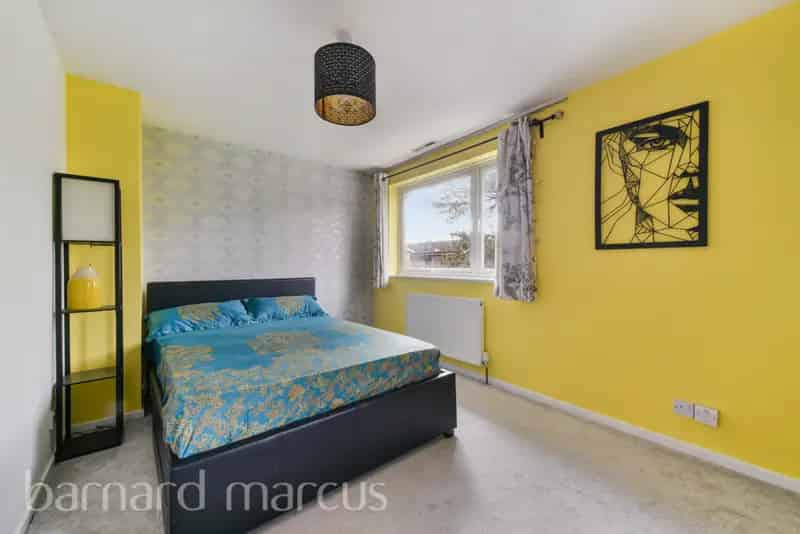 Three Bedroom House Near East Croydon Station