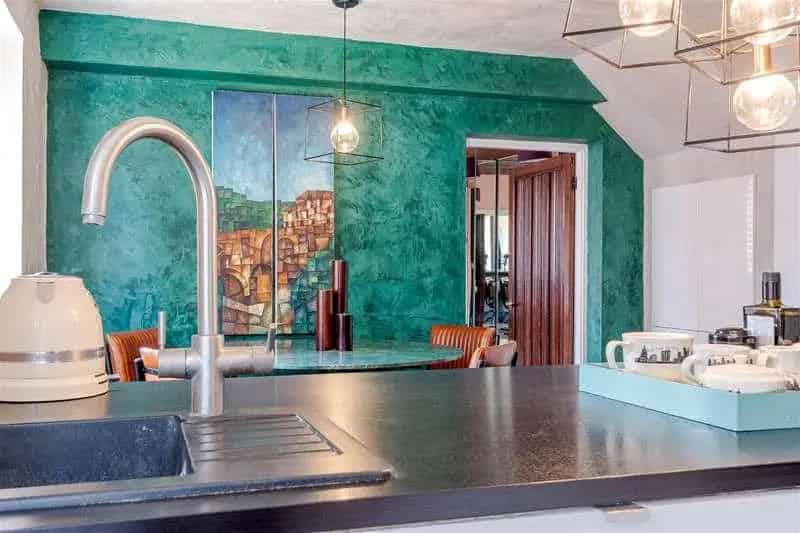 3 Bed Detached Gothic House for Sale