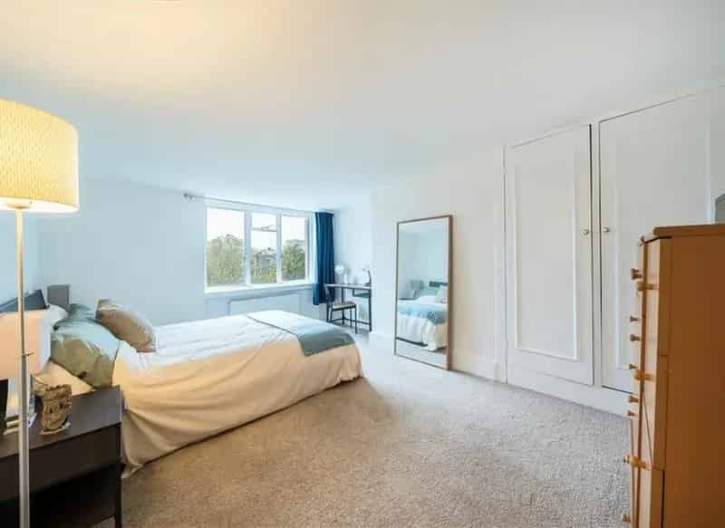 Two-Bedroom Flat near Gloucester Road Station