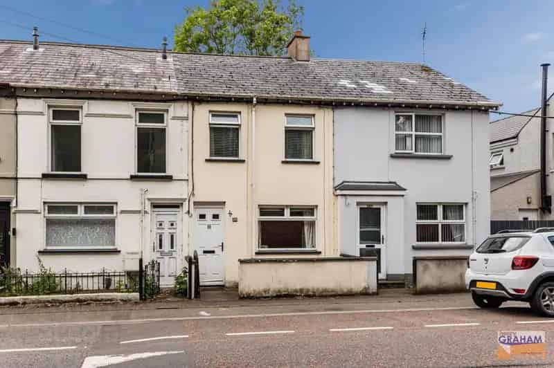 Spacious 4-Bed Mid Terrace House Extended Kitchen Near City Centre