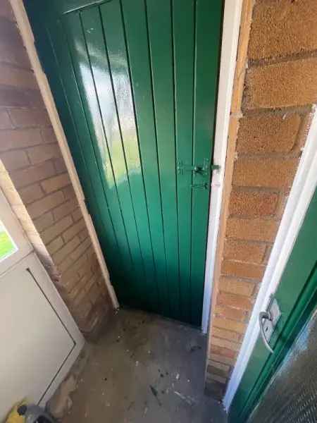 Flat For Rent in Chadwell St Mary, England