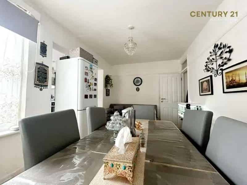 2 Bedroom House for Sale in Walthamstow