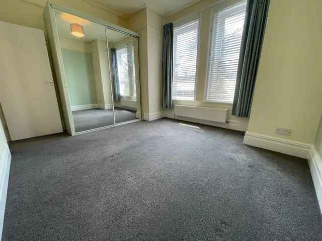 12 Month Tenancy Zero Deposit Option Living Room Communal Hallway Storage