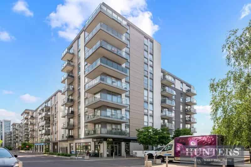 1 Bedroom Flat for Sale in Brentford Great West Quarter 535 SQ FT