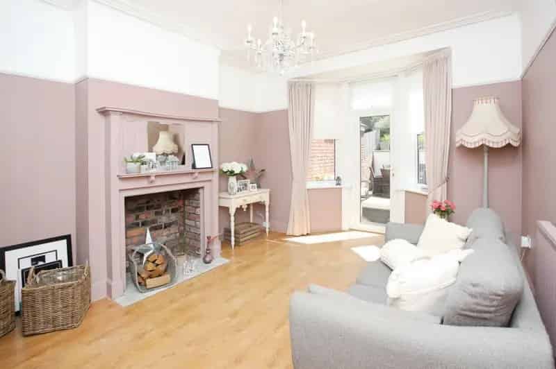 4 bedroom semi-detached house