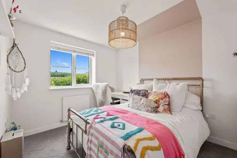 3 Bed Semi-Detached House for Sale