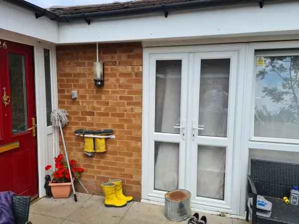 Bungalow For Rent in London, England