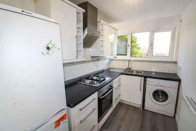 1 Bedroom Flat for Sale in Parkhouse Road Glasgow