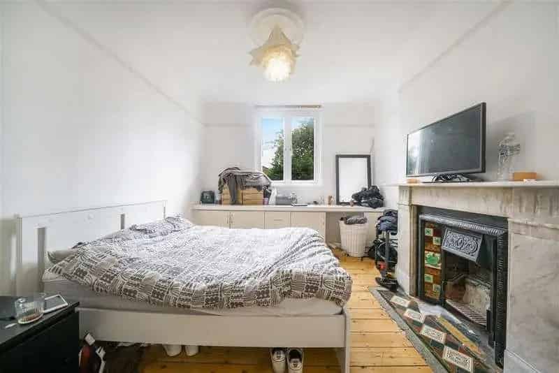 1 Bed Flat for Sale in Victorian House