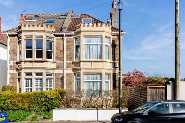 Edwardian Semi-Detached House for Sale in Westbury Park Bristol