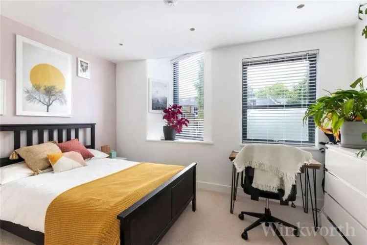 4 Bed House for Sale in New Cross