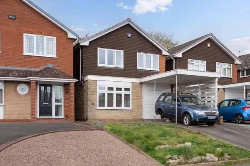 4 Bed Detached House For Sale
