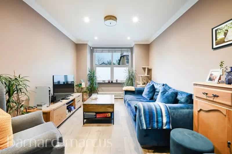 3 Double Bedroom End Terrace House with Annexe and South Facing Garden