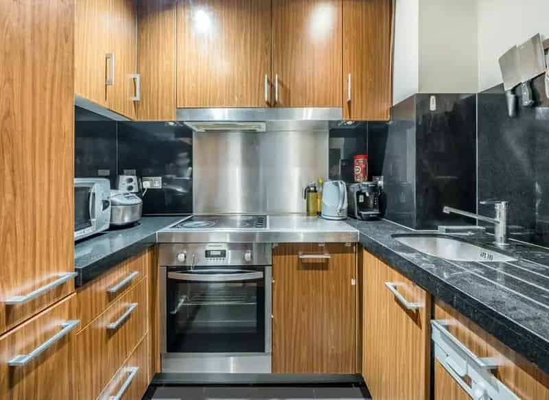 Canary Wharf Apartment Riverside Views Double Bedroom