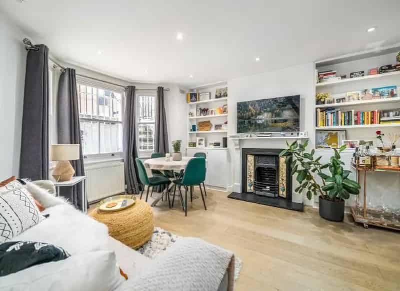 One Bedroom Apartment with Private Patio Garden Chelsea