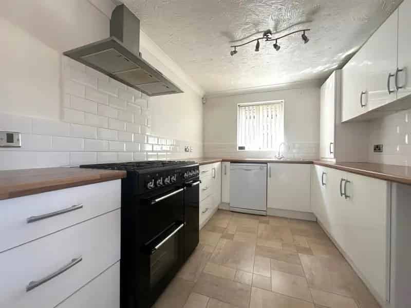 3 Bedroom House To Let 862 SQ FT