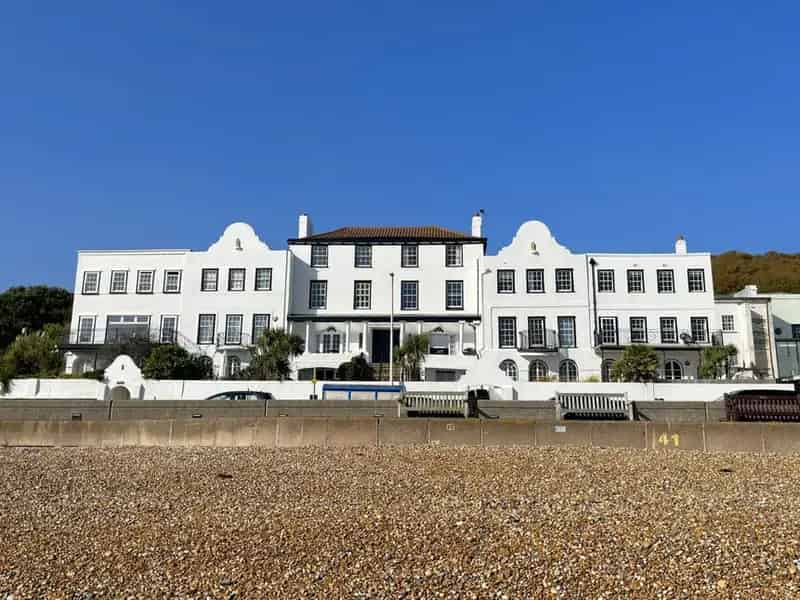 1 bedroom  Flat for sale, Sandgate, Kent, CT20