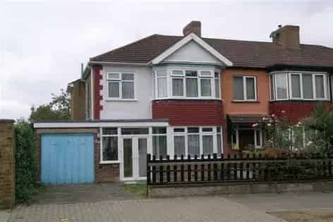 3 Bedroom House 74m2 London Parking Garden