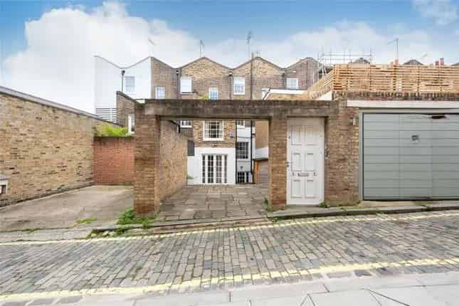 4 Bedroom Mews House for Sale in St John's Wood London