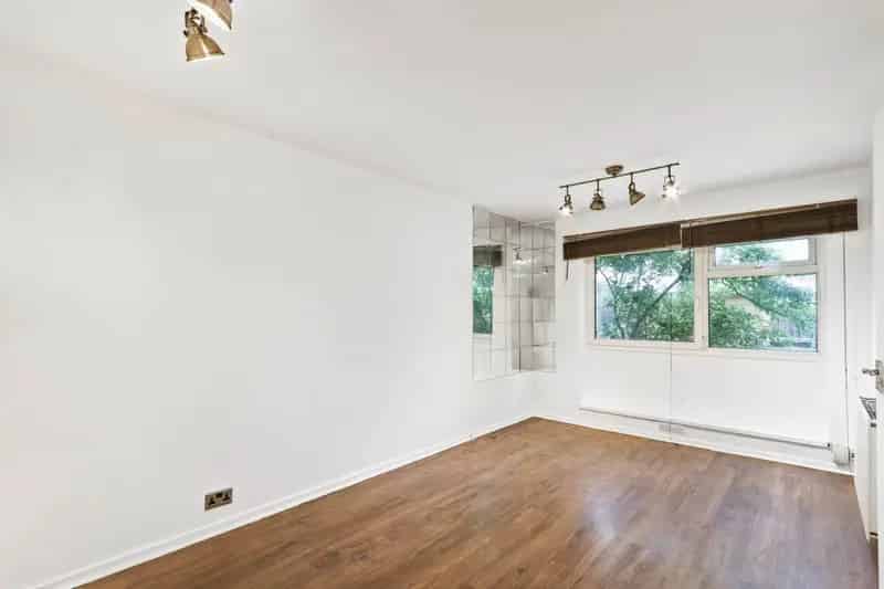 1 Bedroom Maisonette Near Victoria Park Homerton Station