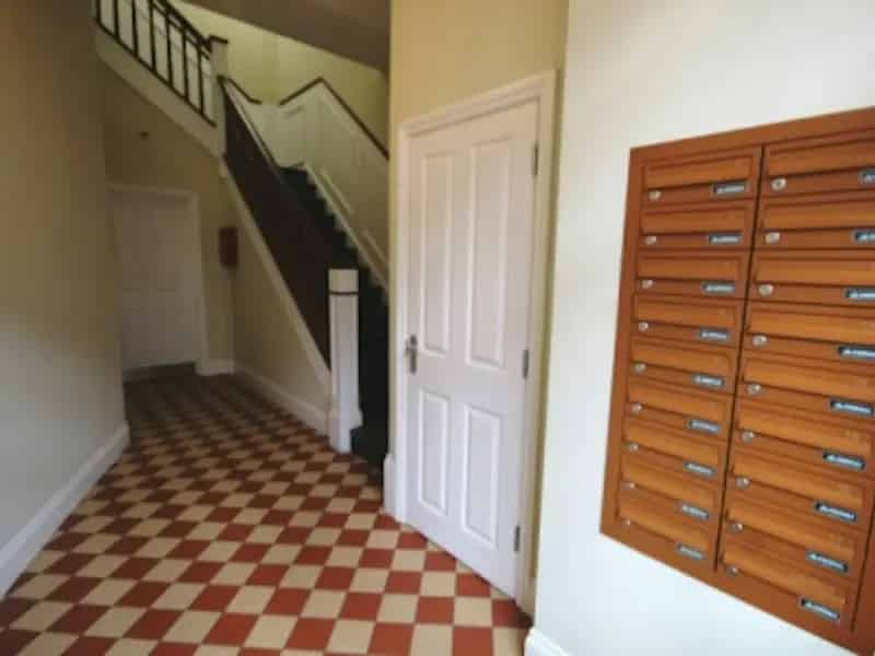 2 Bed Flat Kettering Town Centre High Spec