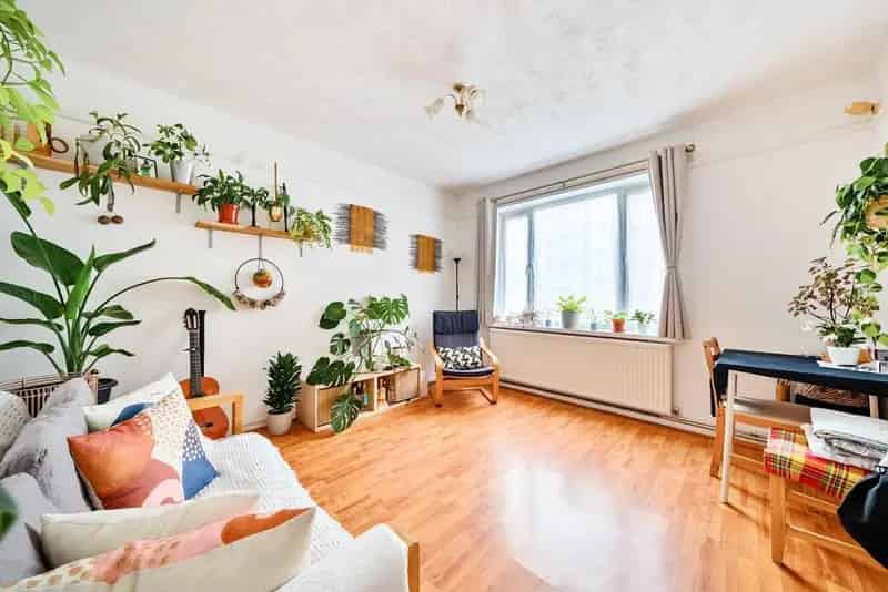 Two Bedroom Ground Floor Property Near Dulwich Village