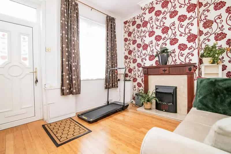 Three Bedroom Family Home Available July Fantastic Location
