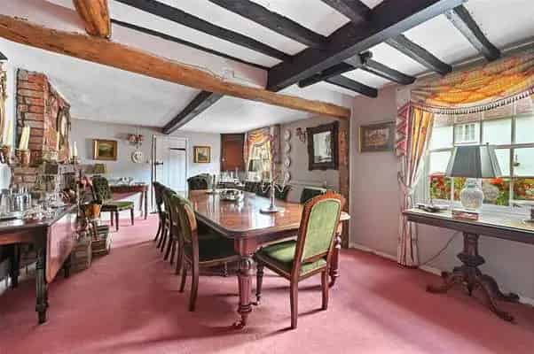 Grade II Listed 5-Bedroom Home with Pool and Garage