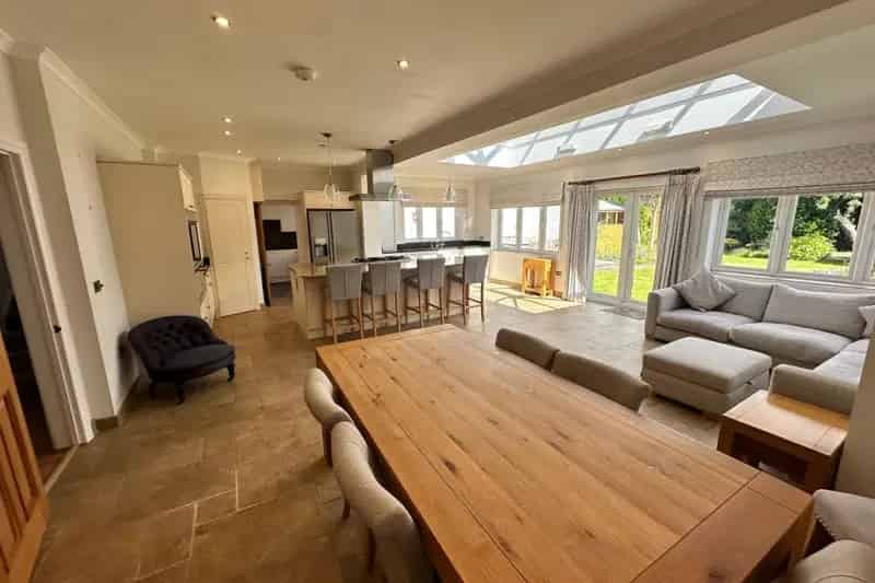 Zero Deposit 12 Month Tenancy Council Tax Band E