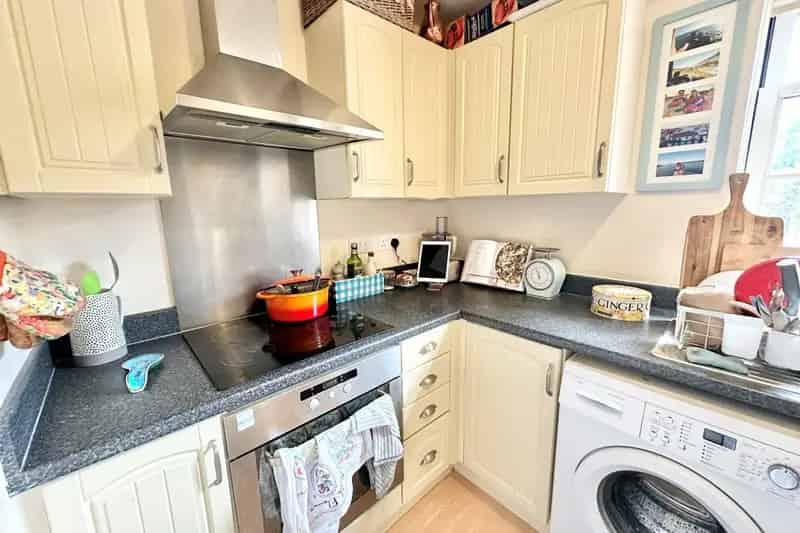 Two Bedroom Town Centre Apartment with Allocated Parking