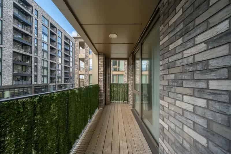 2-Bed Apartment Canary Wharf Aberfeldy Village Modern Stylish