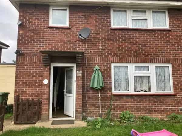Central Bletchley Home Close To Amenities