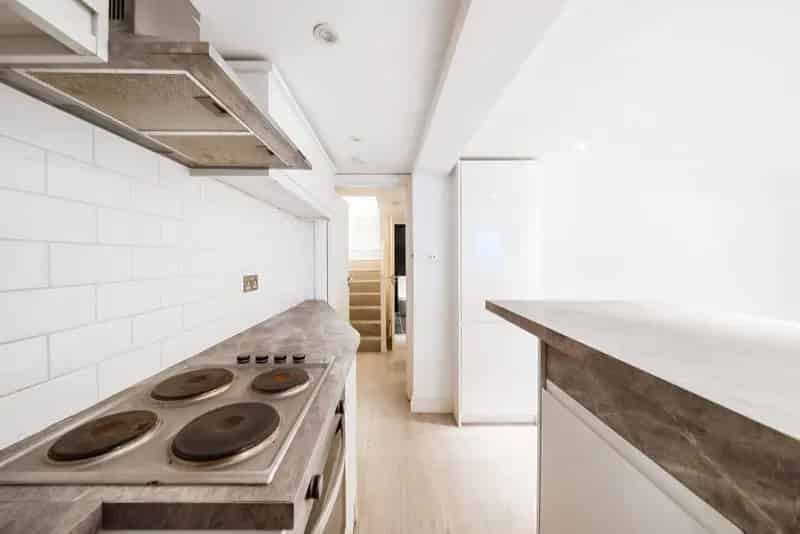 Refurbished One Bedroom Basement Apartment Near Queens Road Peckham